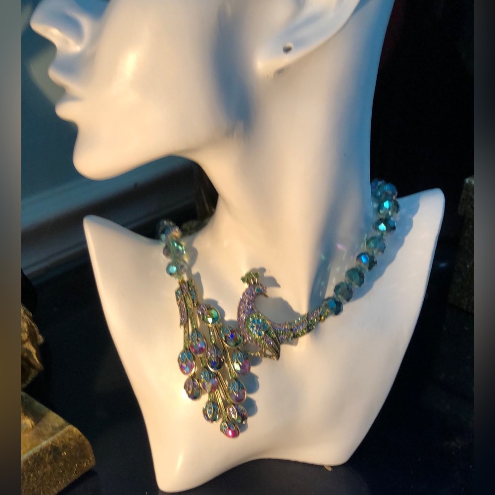Heidi Daus “ Peacock 🦚 Fantasy” Elegant Necklace with Swarovski Crystals - Picture 3 of 9